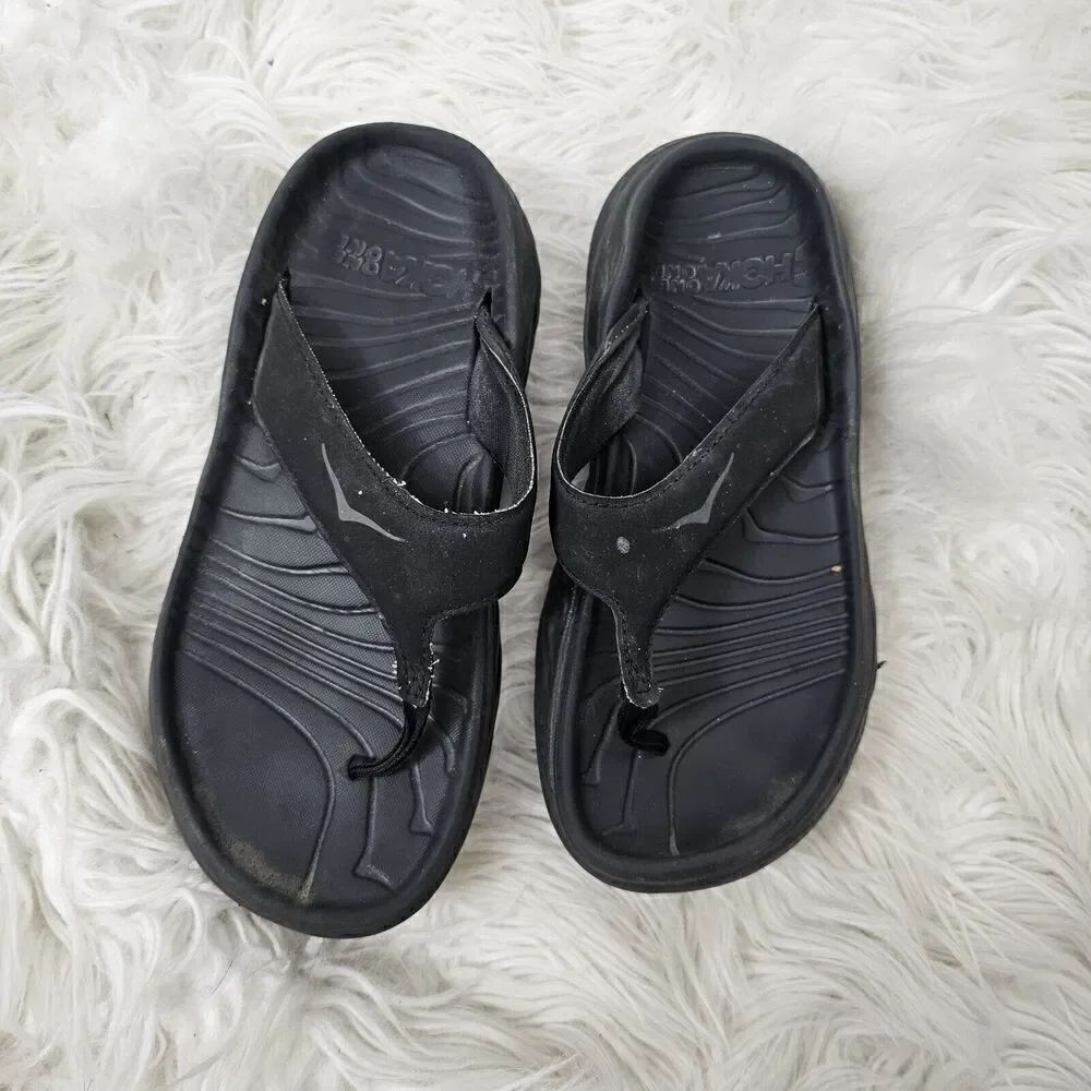 HOKA ONE UNISEX "BLACK/DARK GULL GRAY" ORA RECOVERY FLIP SANDALS SIZE 7
